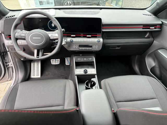 Hyundai KONA N Line 1.6 T-GDI 170PS 7DCT (AUTOMATIK) 4x2, TECHNOLOGIE-PAKET, 5J. Garantie, 18" Alu, NAVI 12,3", Winterpaket, 2-Zonen-Climatronic, Parksensoren vorn/hinten, Rückfahrkamera, BI-LED-Scheinwerfer, Smart Key, Alarm, ACC Tempomat, Lederlenkrad 