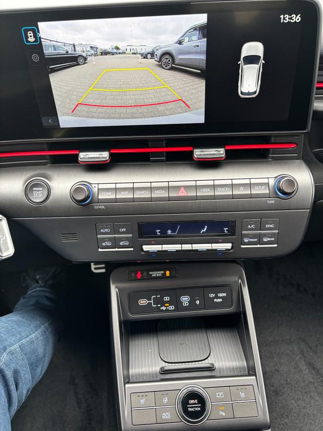 Hyundai KONA N Line 1.6 T-GDI 170PS 7DCT (AUTOMATIK) 4x2, TECHNOLOGIE-PAKET, 5J. Garantie, 18" Alu, NAVI 12,3", Winterpaket, 2-Zonen-Climatronic, Parksensoren vorn/hinten, Rückfahrkamera, BI-LED-Scheinwerfer, Smart Key, Alarm, ACC Tempomat, Lederlenkrad 