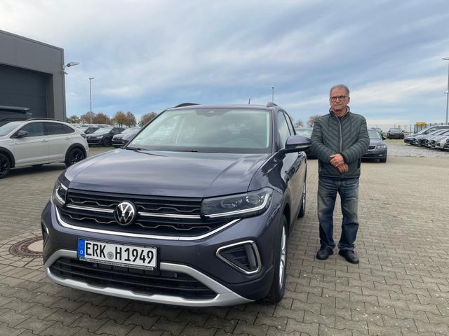 Fahrzeugübergabe eines Volkswagen T-Cross 
