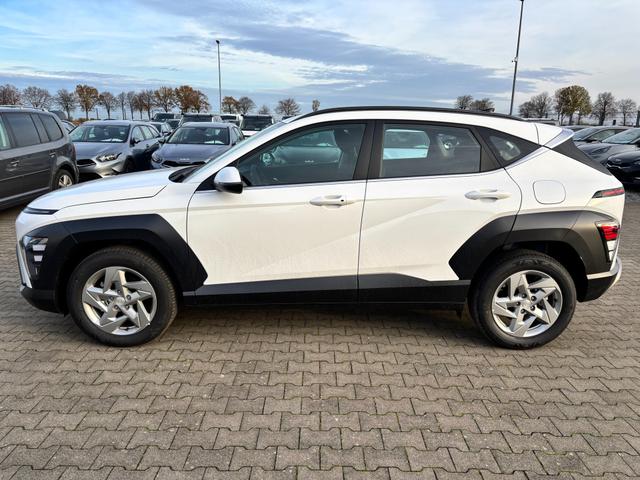 Hyundai KONA Smart 1.6 T-GDI 170PS 7DCT (AUTOMATIK) 4x2, 5J. Garantie, 17" Alu, NAVI 12,3", Winterpaket, 2-Zonen-Climatronic, Parksensoren vorn/hinten, Rückfahrkamera, BI-LED-Scheinwerfer, Key, Alarm, ACC Tempomat, Lederlenkrad 