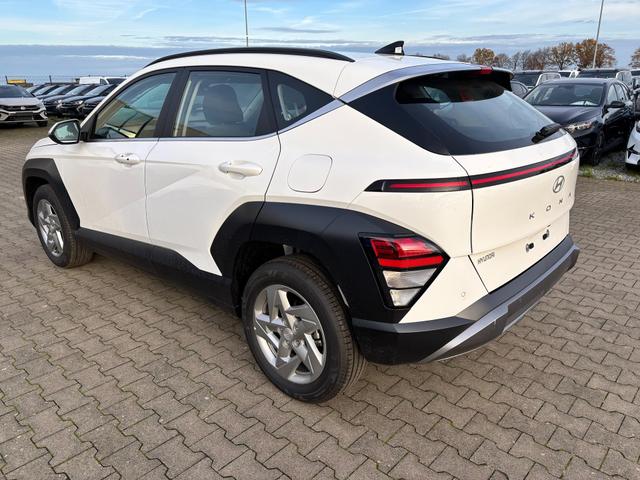 Hyundai KONA Smart 1.6 T-GDI 170PS 7DCT (AUTOMATIK) 4x2, 5J. Garantie, 17" Alu, NAVI 12,3", Winterpaket, 2-Zonen-Climatronic, Parksensoren vorn/hinten, Rückfahrkamera, BI-LED-Scheinwerfer, Key, Alarm, ACC Tempomat, Lederlenkrad 