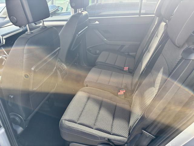 Volkswagen Touran Limited 1.5 TSI 150 PS, 17" Alu, GRAU-Metallic, Winter-Paket, Elektr. Heckklappe, Keyless, Alarm, LED-Scheinwerfer IQ-Light, Travel Assist, Parksensoren vo/hi, Rückfahrkamera, ACC, M-Lederlenkrad, Digital Cockpit, 3-Zonen-Climatronic, Radio Ready2Discover 8" 