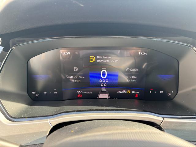 Volkswagen Touran Limited 1.5 TSI 150 PS, 17" Alu, GRAU-Metallic, Winter-Paket, Elektr. Heckklappe, Keyless, Alarm, LED-Scheinwerfer IQ-Light, Travel Assist, Parksensoren vo/hi, Rückfahrkamera, ACC, M-Lederlenkrad, Digital Cockpit, 3-Zonen-Climatronic, Radio Ready2Discover 8" 