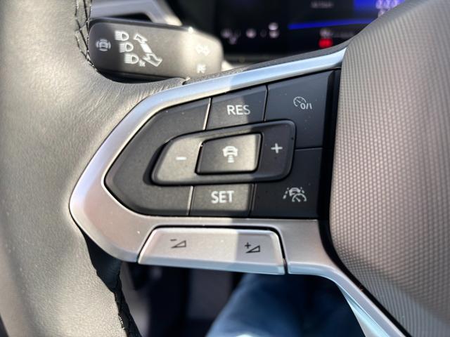 Volkswagen Touran Limited 1.5 TSI 150 PS, 17" Alu, GRAU-Metallic, Winter-Paket, Elektr. Heckklappe, Keyless, Alarm, LED-Scheinwerfer IQ-Light, Travel Assist, Parksensoren vo/hi, Rückfahrkamera, ACC, M-Lederlenkrad, Digital Cockpit, 3-Zonen-Climatronic, Radio Ready2Discover 8" 