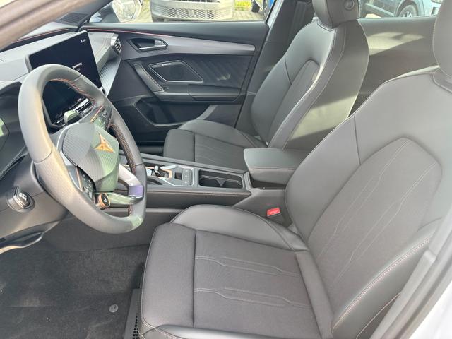 Cupra Formentor Basis 2.0 TSI 204PS DSG 4DRIVE (ALLRAD), 5 Jahre Garantie, 18" Alufelgen, Voll-LED-Scheinwerfer, 3Z-Climatronic, ACC/Tempomat, Digitales Cockpit, Full Link, Parksensoren v/h, Privacy-Glas, Multifunktions-Lederlenkrad, LED-Nebelscheinwerfer, Dachreling 