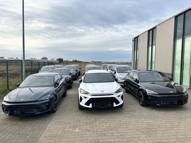 Cupra Leon Basis 2.0 TDI 150PS DSG (AUTOMATIK), 5 Jahre Garantie, 18" Alufelgen, Voll-LED-Scheinwerfer, 3Z-Climatronic, ACC/Tempomat, Digitales Cockpit, Full Link, Parksensoren v/h, Privacy-Glas, Multifunktions-Lederlenkrad, LED-Nebelscheinwerfer 