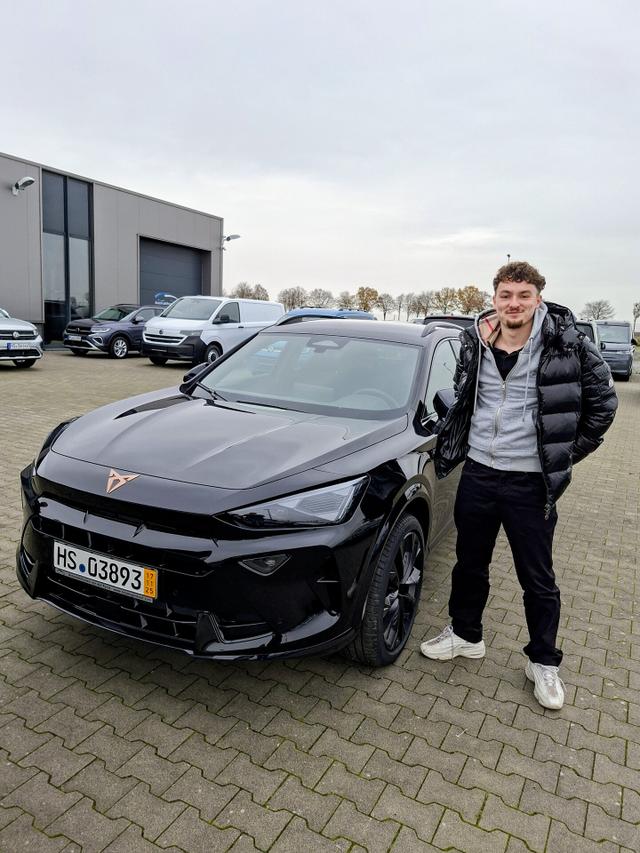 Fahrzeugübergabe eines Cupra Formentor 