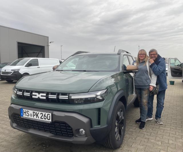 Fahrzeugübergabe eines Dacia Duster 