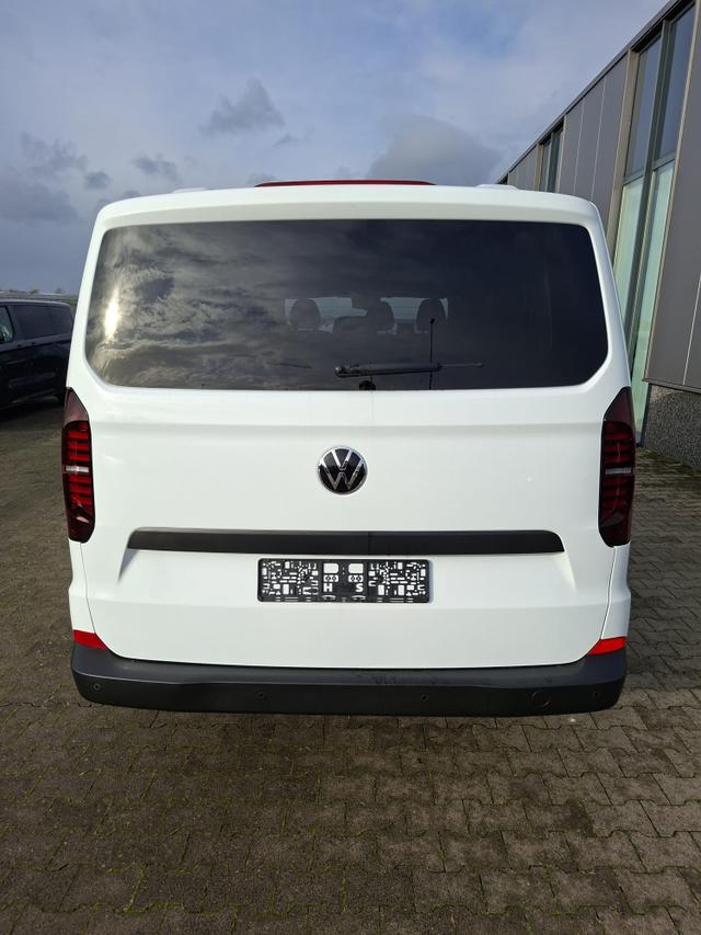 Volkswagen T7 Kombi Basis 2.0 TDI 150PS, 1-Zonen-Klimaautomatik, Parksensoren hinten, Privacy-Glas, 70l-Tank, Radio 13" + Wireless App-Connect, Tempomat, Digitales Cockpit, Keyless Start, Schiebetüre rechts 