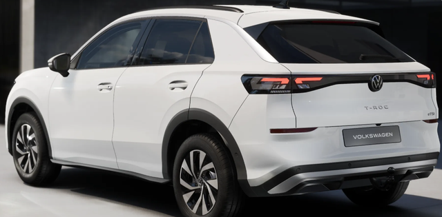 Volkswagen T-Roc LIFE 1.5 eTSI 116PS DSG (AUTOMATIK), Pure-White, ANHÄNGERKUPPLUNG, WINTER-PAKET, PRIVACY, 16" Alu, ACC, Climatronic, Rückfahrkamera, Parksensoren vorne/hinten, Radio 12,9" + Wireless App-Connect, Toter-Winkel-Warner, M-Lederlenkrad, LED-Scheinwerfer 