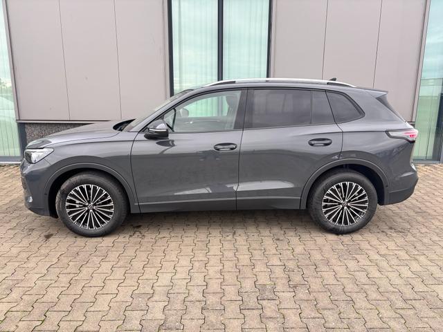 Volkswagen Tiguan LIFE 1.5 eTSI 150PS DSG, Grau-Metallic, 18" Alu NAPOLI, LED-PLUS-SCHEINWERFER, ELEKTR. HECKKLAPPE, KEYLESS ACCESS, PRIVACY-GLAS, DACHRELING, WINTER-PAKET, ACC, Park Assist, Parksensoren, Kamera, 3-Zonen-Climatronic, Radio/Wireless App-Connect, Digitales Cockpi 