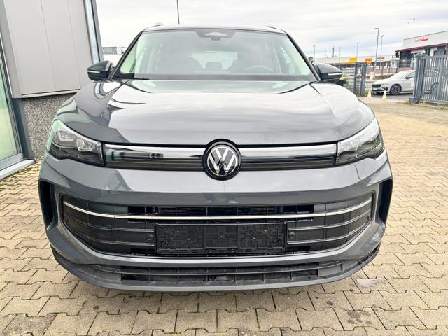 Volkswagen Tiguan LIFE 1.5 eTSI 150PS DSG, Grau-Metallic, 18" Alu NAPOLI, LED-PLUS-SCHEINWERFER, ELEKTR. HECKKLAPPE, KEYLESS ACCESS, PRIVACY-GLAS, DACHRELING, WINTER-PAKET, ACC, Park Assist, Parksensoren, Kamera, 3-Zonen-Climatronic, Radio/Wireless App-Connect, Digitales Cockpi 