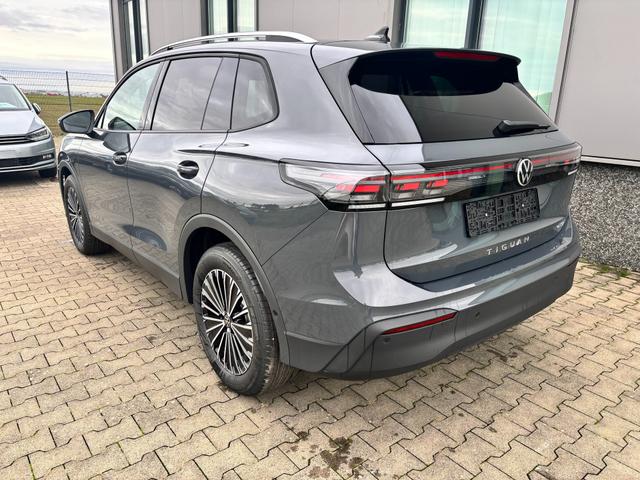 Volkswagen Tiguan LIFE 1.5 eTSI 150PS DSG, Grau-Metallic, 18" Alu NAPOLI, LED-PLUS-SCHEINWERFER, ELEKTR. HECKKLAPPE, KEYLESS ACCESS, PRIVACY-GLAS, DACHRELING, WINTER-PAKET, ACC, Park Assist, Parksensoren, Kamera, 3-Zonen-Climatronic, Radio/Wireless App-Connect, Digitales Cockpi 