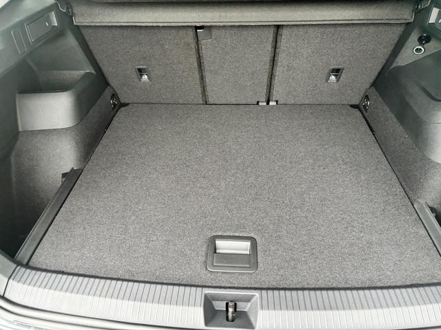 Volkswagen Tiguan LIFE 1.5 eTSI 150PS DSG, Blau-Metallic, 18" Alu NAPOLI, LED-PLUS-SCHEINWERFER, ELEKTR. HECKKLAPPE, KEYLESS ACCESS, PRIVACY-GLAS, DACHRELING, WINTER-PAKET, ACC, Park Assist, Parksensoren, Kamera, 3-Zonen-Climatronic, Radio/Wireless App-Connect, Digitales Cockpi 