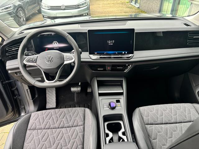 Volkswagen Tiguan LIFE 1.5 eTSI 150PS DSG, Blau-Metallic, 18" Alu NAPOLI, LED-PLUS-SCHEINWERFER, ELEKTR. HECKKLAPPE, KEYLESS ACCESS, PRIVACY-GLAS, DACHRELING, WINTER-PAKET, ACC, Park Assist, Parksensoren, Kamera, 3-Zonen-Climatronic, Radio/Wireless App-Connect, Digitales Cockpi 