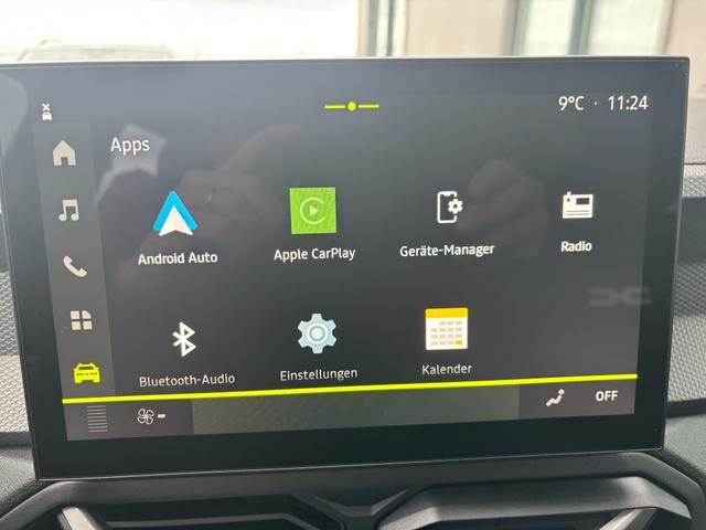 Dacia Duster Expression 1.6 HYBRID 140 AUTOMATIK (Benzin/Elektro), 17" Alufelgen "TERGAN", Klimaanlage, Rückfahrkamera, Parksensoren hinten, LED-Scheinwerfer, Radio Media 10" + Smartphone-Spiegelung, Armlehne, Dachreling, Tempomat, Verkehrszeichenerkennung, Spurassistent 