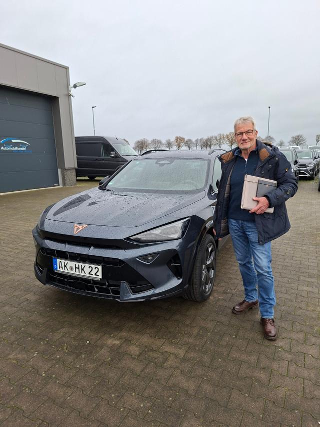 Fahrzeugübergabe eines Cupra Formentor 1.5 TSI ACT, 110KW / 150PS, 6-Gang-Schaltgetriebe, Frontantrieb an Herrn Velten