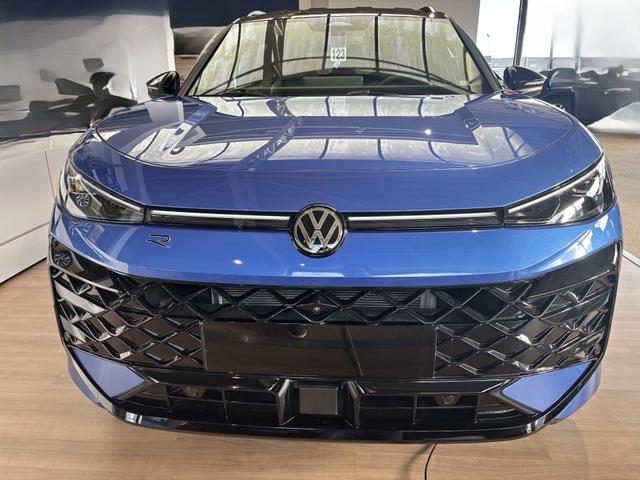 Volkswagen T-Roc Trend 1.5 eTSI mild-hybrid 116PS DSG (AUTOMATIK), Climatronic, Parksensoren vorne/hinten, Radio 10,3" + Wireless App-Connect, Toter-Winkel-Warner, Tempomat, M-Lederlenkrad, Armlehne vorn, LED-Scheinwerfer, Dachreling 