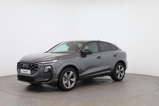 Audi Q3 Sportback - Basis 2.0 TFSI quattro (Allrad) 204PS S-Tronic (Automatik), 17" Alufelgen, Elektr. Heckklappe, MMI Navigation plus, Sitzheizung, 3-Zonen-Klimaautomatik, Parksensoren vorn/hinten, M-Lederlenkrad, Tempomat, Virtual Cockpit