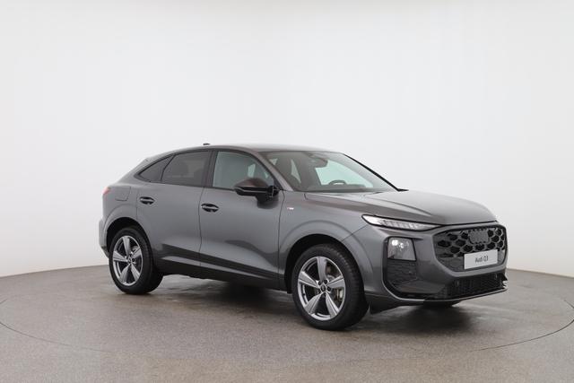 Audi Q3 Sportback Basis 2.0 TFSI quattro (Allrad) 204PS S-Tronic (Automatik), 17" Alufelgen, Elektr. Heckklappe, MMI Navigation plus, Sitzheizung, 3-Zonen-Klimaautomatik, Parksensoren vorn/hinten, M-Lederlenkrad, Tempomat, Virtual Cockpit 