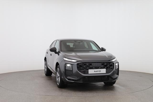 Audi Q3 Sportback Basis 2.0 TFSI quattro (Allrad) 204PS S-Tronic (Automatik), 17" Alufelgen, Elektr. Heckklappe, MMI Navigation plus, Sitzheizung, 3-Zonen-Klimaautomatik, Parksensoren vorn/hinten, M-Lederlenkrad, Tempomat, Virtual Cockpit 