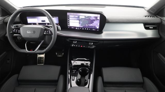 Audi Q3 Sportback Basis 2.0 TFSI quattro (Allrad) 204PS S-Tronic (Automatik), 17" Alufelgen, Elektr. Heckklappe, MMI Navigation plus, Sitzheizung, 3-Zonen-Klimaautomatik, Parksensoren vorn/hinten, M-Lederlenkrad, Tempomat, Virtual Cockpit 