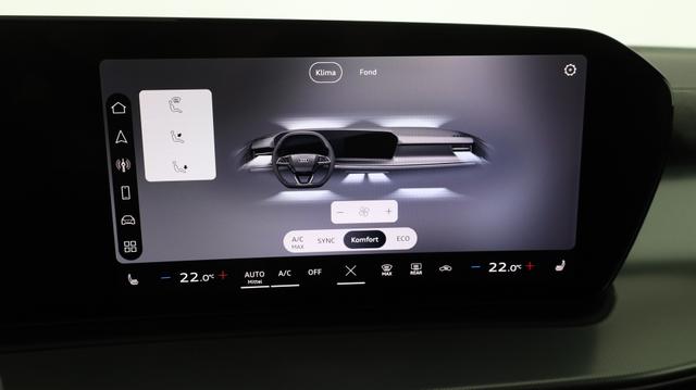 Audi Q3 Sportback Basis 2.0 TFSI quattro (Allrad) 204PS S-Tronic (Automatik), 17" Alufelgen, Elektr. Heckklappe, MMI Navigation plus, Sitzheizung, 3-Zonen-Klimaautomatik, Parksensoren vorn/hinten, M-Lederlenkrad, Tempomat, Virtual Cockpit 