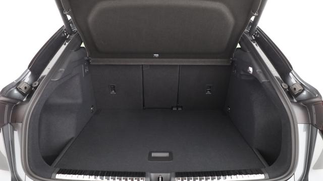 Audi Q3 Sportback Basis 2.0 TFSI quattro (Allrad) 204PS S-Tronic (Automatik), 17" Alufelgen, Elektr. Heckklappe, MMI Navigation plus, Sitzheizung, 3-Zonen-Klimaautomatik, Parksensoren vorn/hinten, M-Lederlenkrad, Tempomat, Virtual Cockpit 