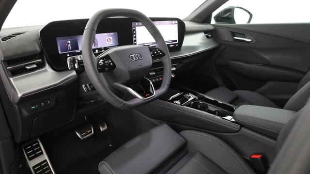 Audi Q3 Sportback Basis 2.0 TFSI quattro (Allrad) 204PS S-Tronic (Automatik), 17" Alufelgen, Elektr. Heckklappe, MMI Navigation plus, Sitzheizung, 3-Zonen-Klimaautomatik, Parksensoren vorn/hinten, M-Lederlenkrad, Tempomat, Virtual Cockpit 