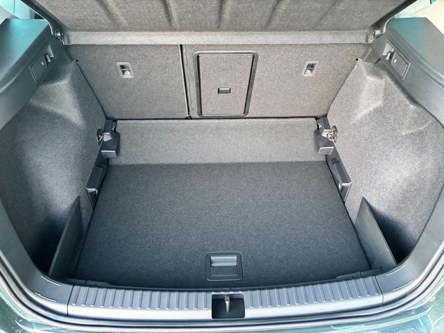 Cupra Ateca Basis 1.5 TSI 150PS DSG/AUTOMATIK, 5 Jahre Garantie, 19" Alu, NAVI 9,2", Climatronic, Park Assist, Parksensoren vorn/hinten, Digitales Cockpit, Privacy-Glas, Kessy, Sportschalensitze, Voll-LED-Scheinwerfer, Dachreling, Beheiztes M-Lederlenkrad, Tempomat 