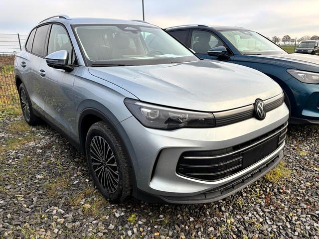 Volkswagen Tiguan LIFE 1.5 eTSI 150PS DSG, Silber-Met, 18" Alu NAPOLI, LED-PLUS-SCHEINWERFER, ELEKTR. HECKKLAPPE, KEYLESS ACCESS, PRIVACY-GLAS, DACHRELING, WINTER-PAKET, ACC, Park Assist, Parksensoren, Kamera, 3-Zonen-Climatronic, Radio/Wireless App-Connect, Digitales Cockpi 