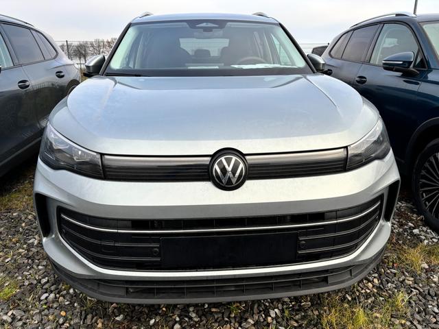 Volkswagen Tiguan LIFE 1.5 eTSI 150PS DSG, Silber-Met, 18" Alu NAPOLI, LED-PLUS-SCHEINWERFER, ELEKTR. HECKKLAPPE, KEYLESS ACCESS, PRIVACY-GLAS, DACHRELING, WINTER-PAKET, ACC, Park Assist, Parksensoren, Kamera, 3-Zonen-Climatronic, Radio/Wireless App-Connect, Digitales Cockpi 