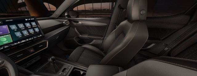 Cupra Leon Basis 1.5 TSI 150PS 6-Gang, 5 Jahre Garantie, SCHWARZ-METALLIC, EDGE-PAKET, WINTER-PAKET, 18" Alufelgen, Voll-LED-Scheinwerfer, 3Z-Climatronic, ACC/Tempomat, Digitales Cockpit, Full Link, Parksensoren v/h, Privacy-Glas, Multifunktions-Lederlenkrad 