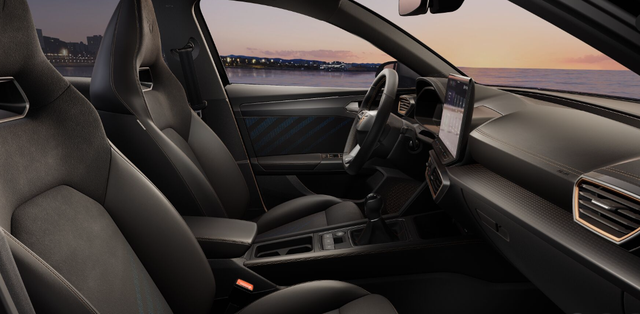 Cupra Leon Basis 1.5 TSI 150PS 6-Gang, 5 Jahre Garantie, SCHWARZ-METALLIC, AHK SCHWENKBAR, MATRIX-LED, EDGE-PAKET, DYNAMIC-DESIGN, 18" Alufelgen, Voll-LED-Scheinwerfer, 3Z-Climatronic, ACC/Tempomat, Digitales Cockpit, Full Link, Parksensoren v/h, Privacy-Glas 