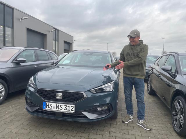 Fahrzeugübergabe eines Seat Leon Sportstourer 