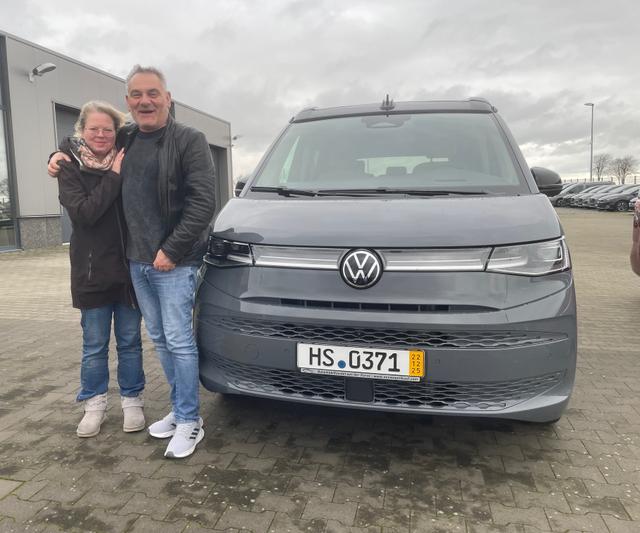 Fahrzeugübergabe eines VW T7 California 