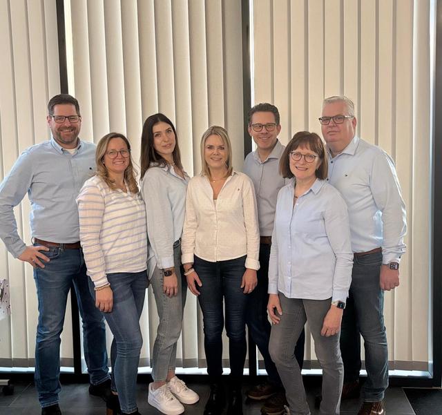 Toyota Aygo X Pulse 1.5 Hybrid 115PS CVT/AUTOMATIK, 3 Jahre Garantie, 17" Alufelgen, Metallic/Dach schwarz, Privacy-Glas, Sitzheizung, R&uuml;ckfahrkamera, Klimaautomatik, Audiosystem 9" + Smartphone-Integration, Lederlenkrad, ACC, ZV mit Fernbedienung, LED-Scheinwerfer 