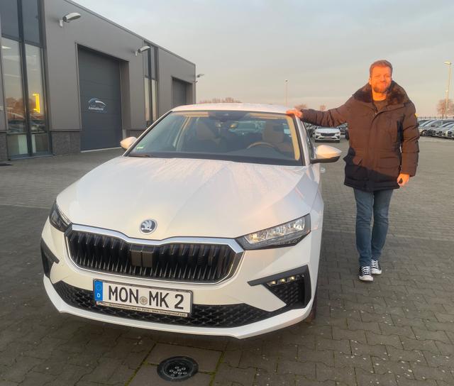 Fahrzeugübergabe eines Skoda Scala 