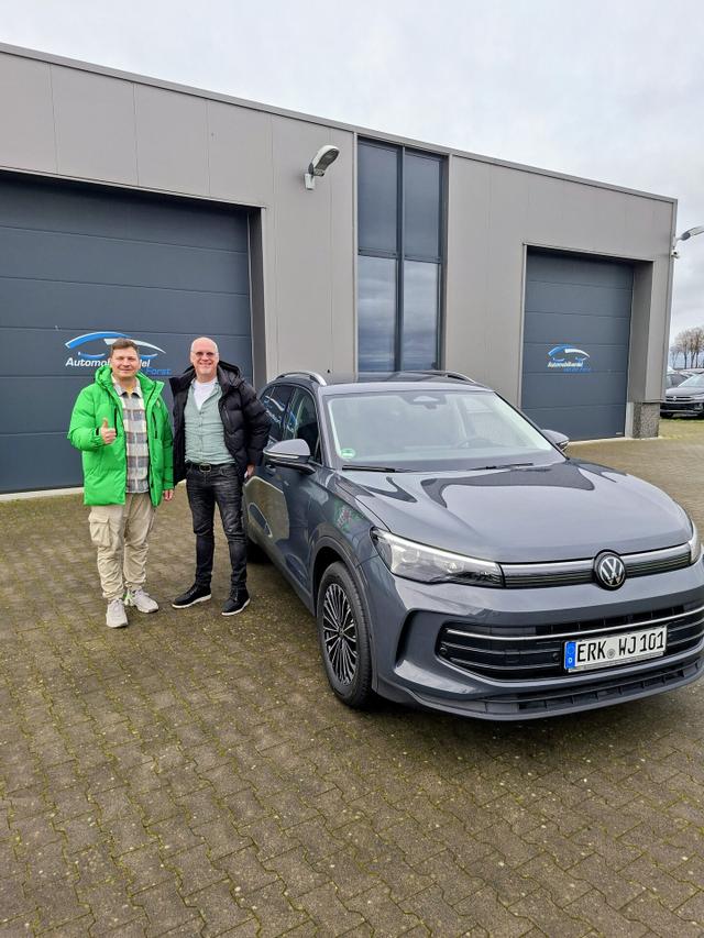 Fahrzeugübergabe eines Volkswagen Tiguan 