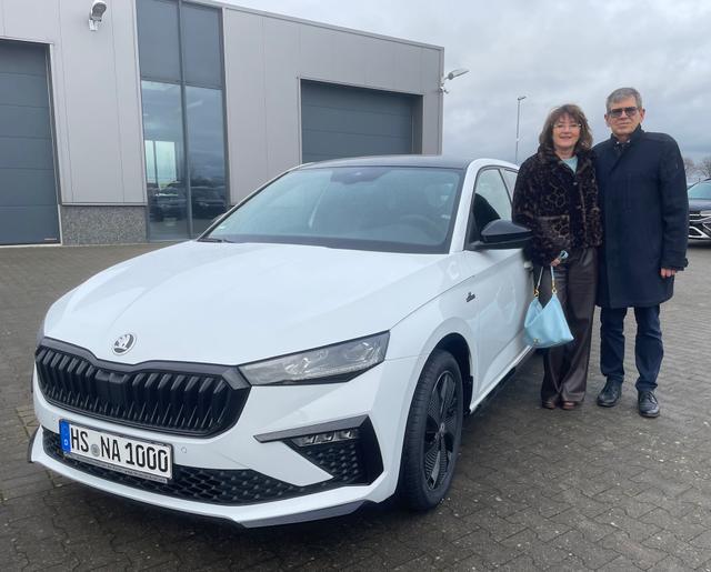 Fahrzeugübergabe eines Skoda Scala 