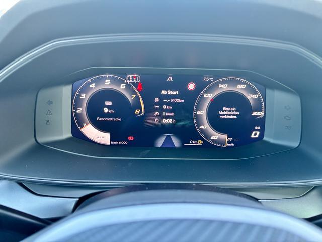 Cupra Leon Basis 1.5 TSI 150PS 6-Gang, 5 Jahre Garantie, SCHWARZ-METALLIC, EDGE-PAKET, WINTER-PAKET, 18" Alufelgen, Voll-LED-Scheinwerfer, 3Z-Climatronic, ACC/Tempomat, Digitales Cockpit, Full Link, Parksensoren v/h, Privacy-Glas, Multifunktions-Lederlenkrad 