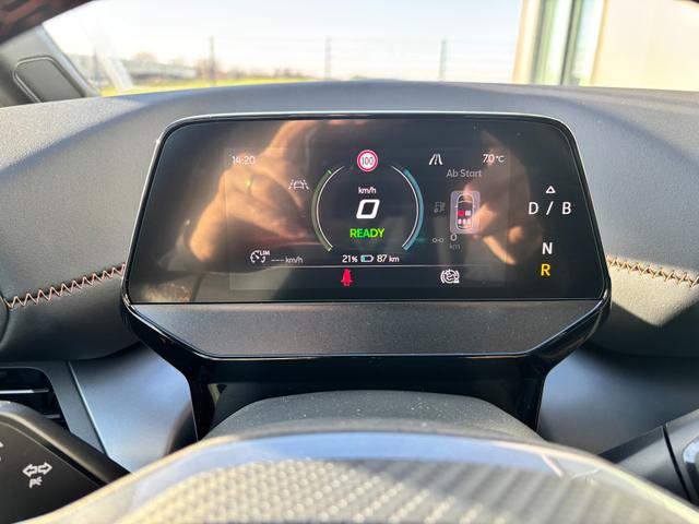 Cupra Born Basis 60 kWh, Systemleistung: 204PS, Reichweite WLTP: 428 km, 5 Jahre Garantie, 19"Alu, Climatronic, Winterpaket, Abgedunkelte Scheiben, NAVI 12,9", ACC, 360&deg; Kamera, Parkassistent inkl. PDC v/h, KESSY, Alarm, M-Lederlenkrad beheizt, Voll-LED-Scheinwerfer 