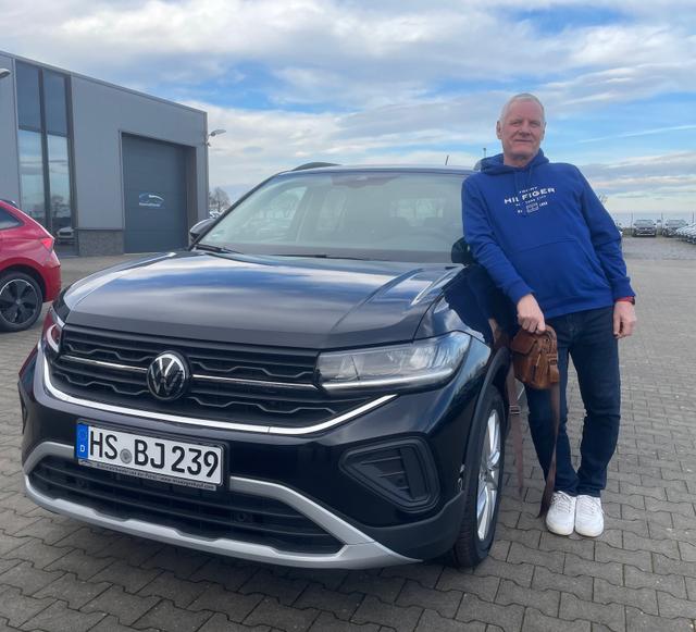 Fahrzeugübergabe eines Volkswagen T-Cross 