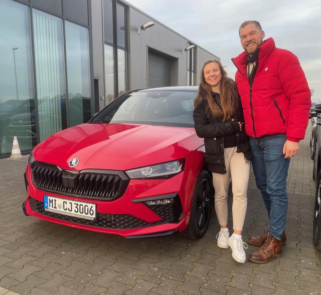 Fahrzeugübergabe eines Skoda Scala 