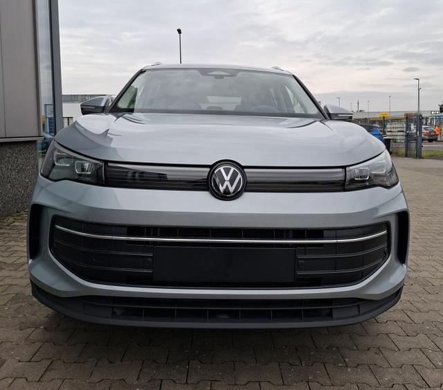 Volkswagen Tiguan LIFE 1.5 eTSI 150PS DSG, Silber-Met, 18" Alu NAPOLI, LED-PLUS-SCHEINWERFER, ELEKTR. HECKKLAPPE, KEYLESS ACCESS, PRIVACY-GLAS, DACHRELING, WINTER-PAKET, ACC, Park Assist, Parksensoren, Kamera, 3-Zonen-Climatronic, Radio/Wireless App-Connect, Digitales Cockpi 