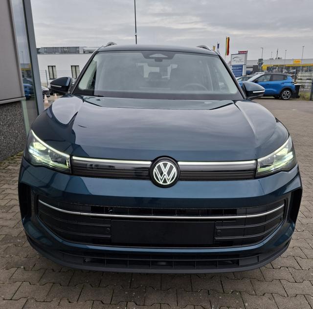Volkswagen Tiguan LIFE 1.5 eTSI 150PS DSG, Blau-Metallic, 18" Alu NAPOLI, LED-PLUS-SCHEINWERFER, ELEKTR. HECKKLAPPE, KEYLESS ACCESS, PRIVACY-GLAS, DACHRELING, WINTER-PAKET, ACC, Park Assist, Parksensoren, Kamera, 3-Zonen-Climatronic, Radio/Wireless App-Connect, Digitales Cockpi 