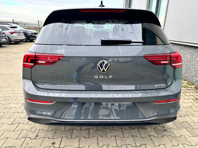 Volkswagen Golf Basis 1.5 eTSI (Mild-Hybrid) 115PS DSG (AUTOMATIK), 5J GARANTIE, 16" ALU+GANZJAHRESREIFEN, WINTERPAKET, PRIVACY, READY2DISCOVER 12,9" + App-Connect, Parksensoren v/h, R&Uuml;CKFAHRKAMERA, DIGITAL COCKPIT PRO, Climatronic, M-Lederlenkrad, Reserverad 