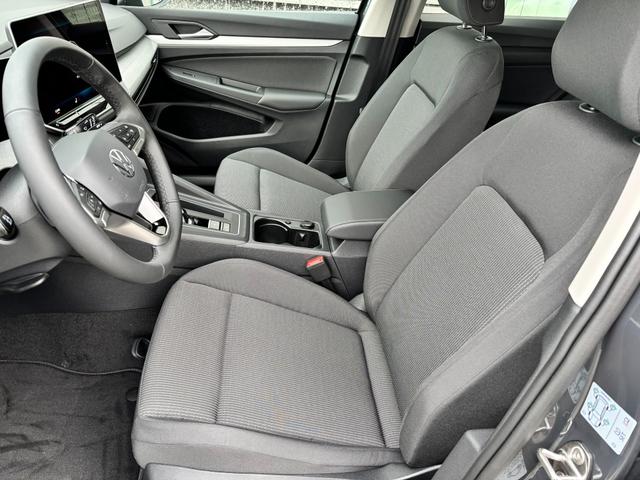 Volkswagen Golf Basis 1.5 eTSI (Mild-Hybrid) 115PS DSG (AUTOMATIK), 5J GARANTIE, 16" ALU+GANZJAHRESREIFEN, WINTERPAKET, PRIVACY, READY2DISCOVER 12,9" + App-Connect, Parksensoren v/h, R&Uuml;CKFAHRKAMERA, DIGITAL COCKPIT PRO, Climatronic, M-Lederlenkrad, Reserverad 