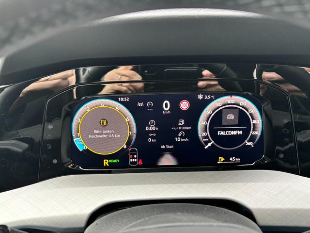 Volkswagen Golf Basis 1.5 eTSI (Mild-Hybrid) 115PS DSG (AUTOMATIK), 5J GARANTIE, 16" ALU+GANZJAHRESREIFEN, WINTERPAKET, PRIVACY, READY2DISCOVER 12,9" + App-Connect, Parksensoren v/h, R&Uuml;CKFAHRKAMERA, DIGITAL COCKPIT PRO, Climatronic, M-Lederlenkrad, Reserverad 