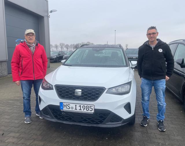 Fahrzeugübergabe eines Seat Arona 